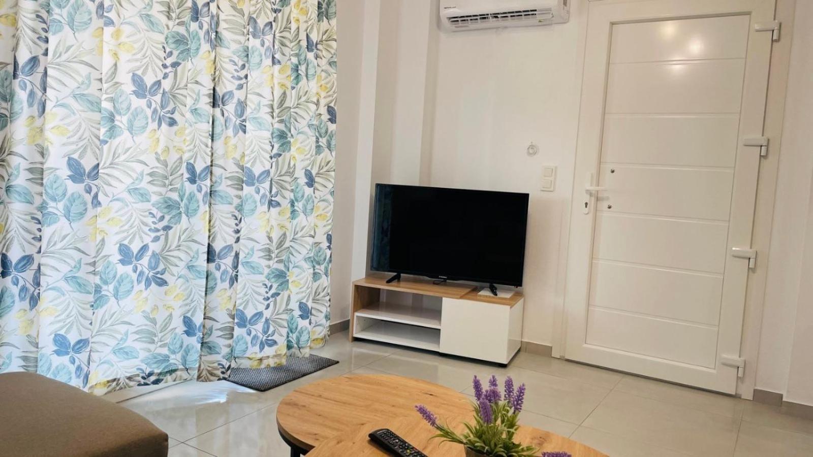 Athina Apartment โอฟรีนีออน ภายนอก รูปภาพ